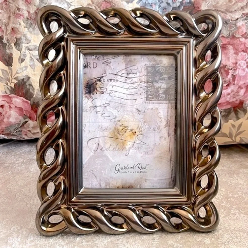 Brand New Grasslands Road Metallic Pewter Ceramic Picture Frame for 5